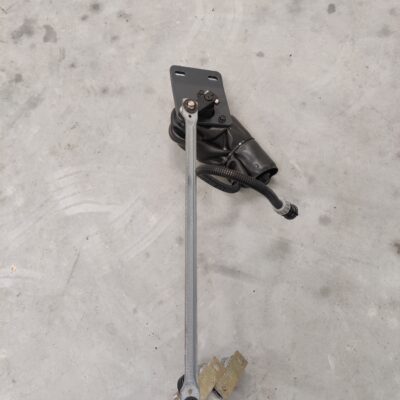 Ponsse takalasin pyyhkijän moottori