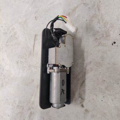 Ponsse etulasin pyyhkijän moottori