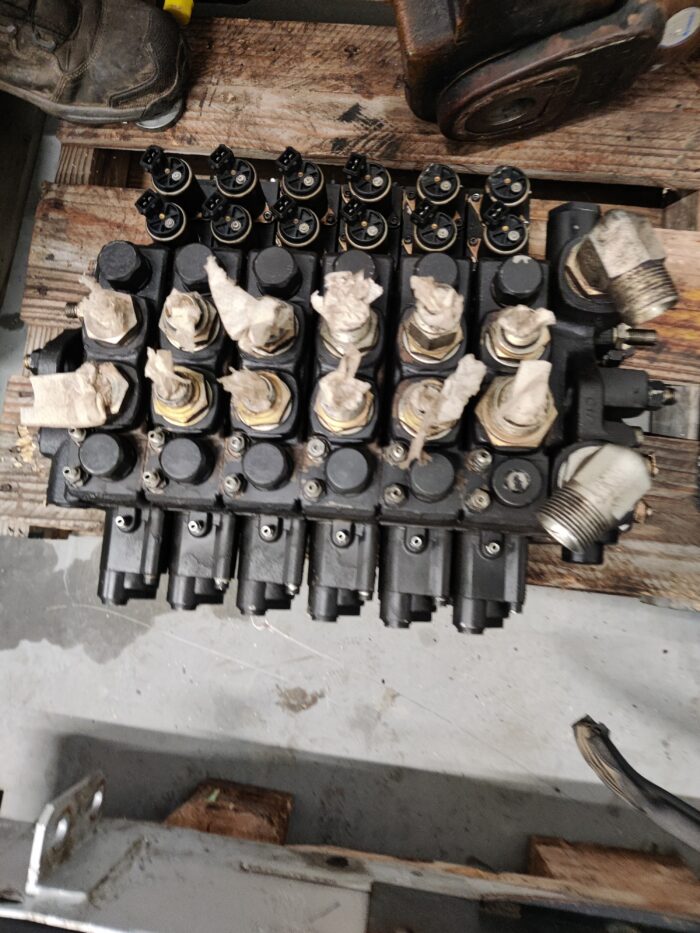 17757198341103571556320203755111